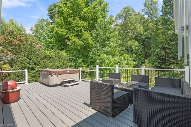 6941 Rangecrest Road, Belews Creek, NC 27009
