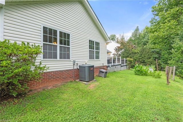 6941 Rangecrest Road, Belews Creek, NC 27009