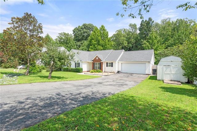 6941 Rangecrest Road, Belews Creek, NC 27009
