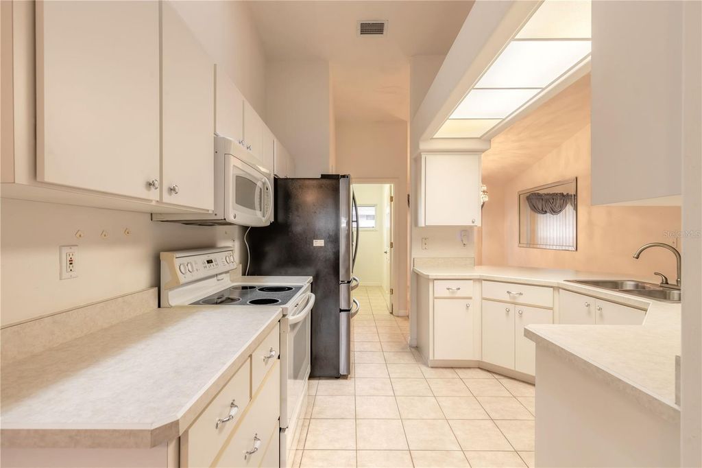 Image 5 of property listing at 2626 TURNBULL ESTATES DRIVE, New Smyrna Beach, FL 32168