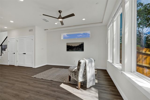 104 Creekside TRL 303, Kyle, TX 78640