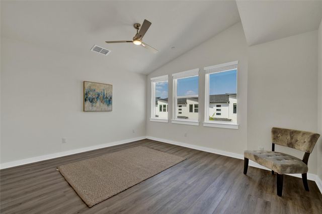 104 Creekside TRL 303, Kyle, TX 78640