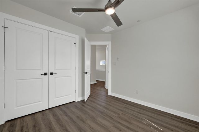 104 Creekside TRL 303, Kyle, TX 78640