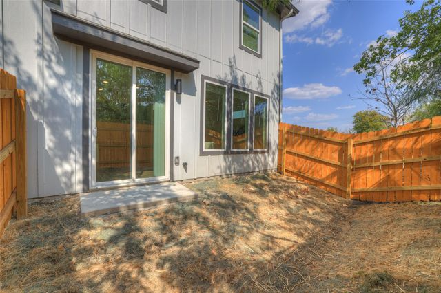 104 Creekside TRL 303, Kyle, TX 78640