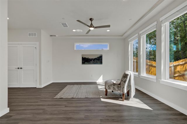 104 Creekside TRL 303, Kyle, TX 78640