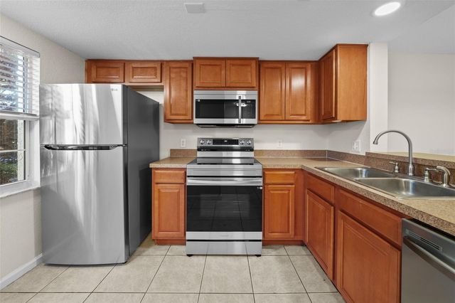 3880 34TH AVENUE S 103, St Petersburg, FL 33711