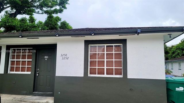 3250 NW 94 ST 0, Miami, FL 33147