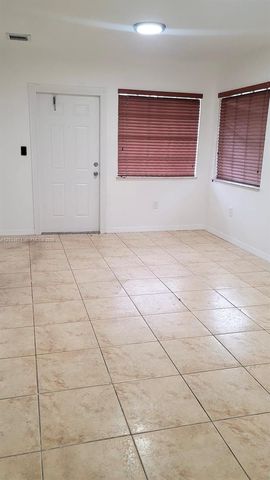 3250 NW 94 ST 0, Miami, FL 33147