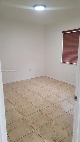 3250 NW 94 ST 0, Miami, FL 33147