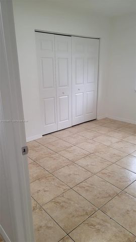 3250 NW 94 ST 0, Miami, FL 33147