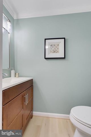 3113 PEBBLE HILL LN, Fairfax, VA 22031