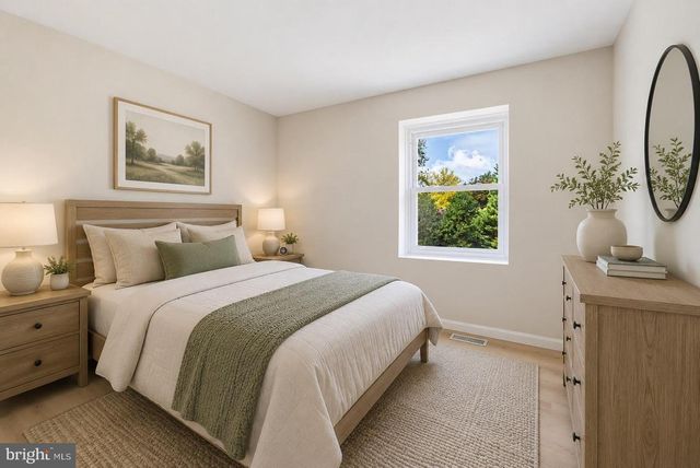 3113 PEBBLE HILL LN, Fairfax, VA 22031