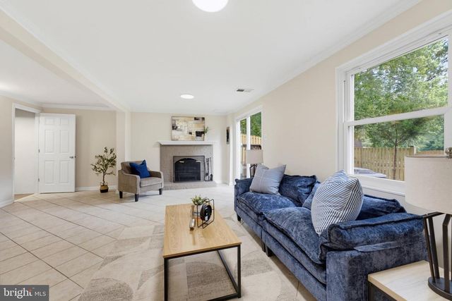3113 PEBBLE HILL LN, Fairfax, VA 22031