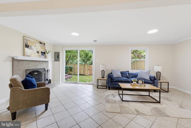 3113 PEBBLE HILL LN, Fairfax, VA 22031