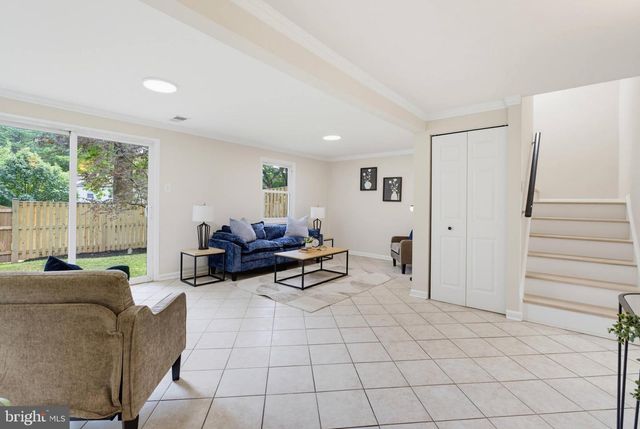 3113 PEBBLE HILL LN, Fairfax, VA 22031