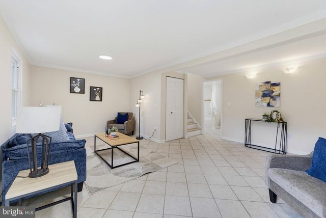3113 PEBBLE HILL LN, Fairfax, VA 22031