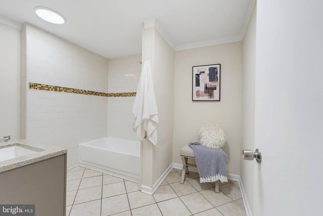 3113 PEBBLE HILL LN, Fairfax, VA 22031