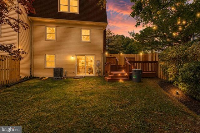 3113 PEBBLE HILL LN, Fairfax, VA 22031