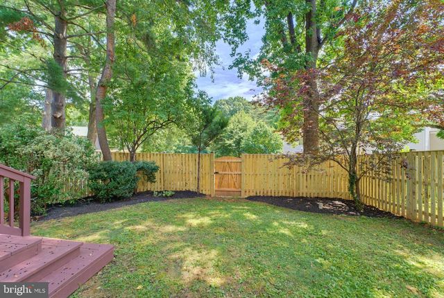 3113 PEBBLE HILL LN, Fairfax, VA 22031