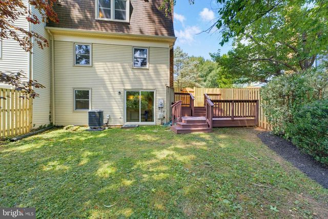 3113 PEBBLE HILL LN, Fairfax, VA 22031