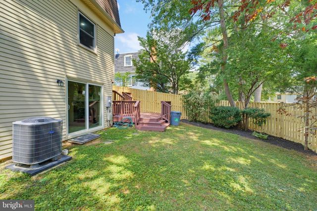 3113 PEBBLE HILL LN, Fairfax, VA 22031