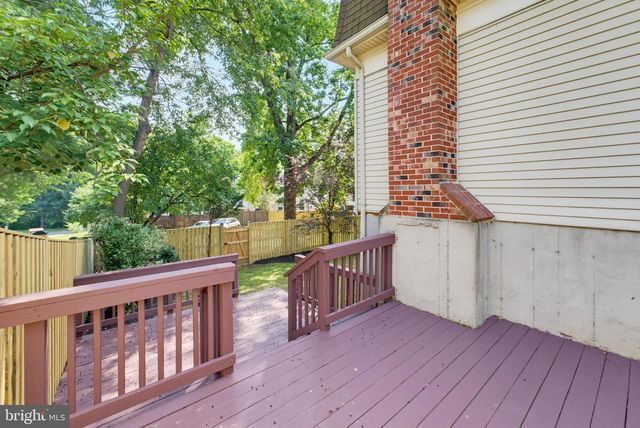 3113 PEBBLE HILL LN, Fairfax, VA 22031