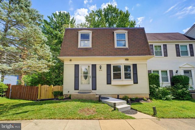 3113 PEBBLE HILL LN, Fairfax, VA 22031