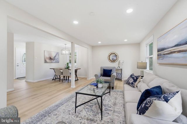 3113 PEBBLE HILL LN, Fairfax, VA 22031