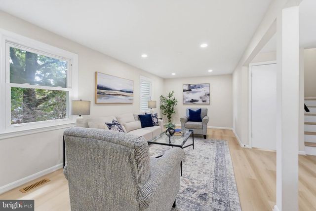 3113 PEBBLE HILL LN, Fairfax, VA 22031