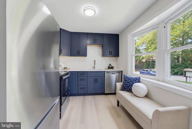 3113 PEBBLE HILL LN, Fairfax, VA 22031
