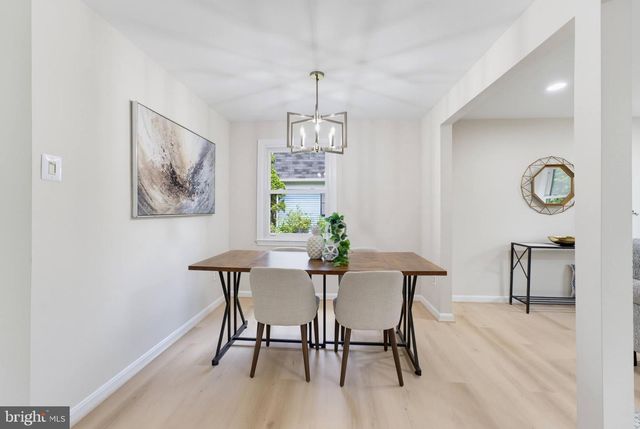 3113 PEBBLE HILL LN, Fairfax, VA 22031
