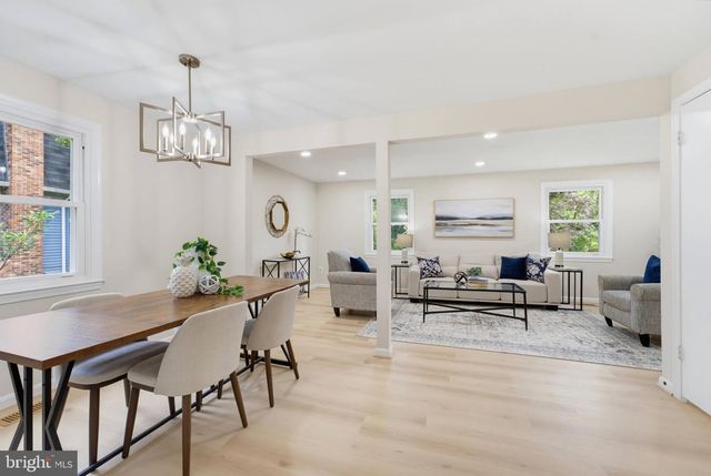 3113 PEBBLE HILL LN, Fairfax, VA 22031