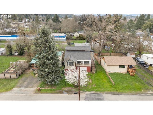195 Se MILL St, Myrtle Creek, OR 97457