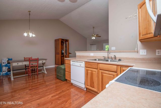 7300 Brook Run Way, Knoxville, TN 37920