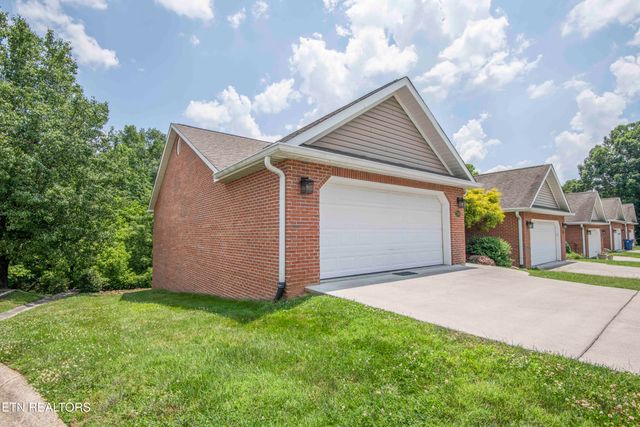 7300 Brook Run Way, Knoxville, TN 37920