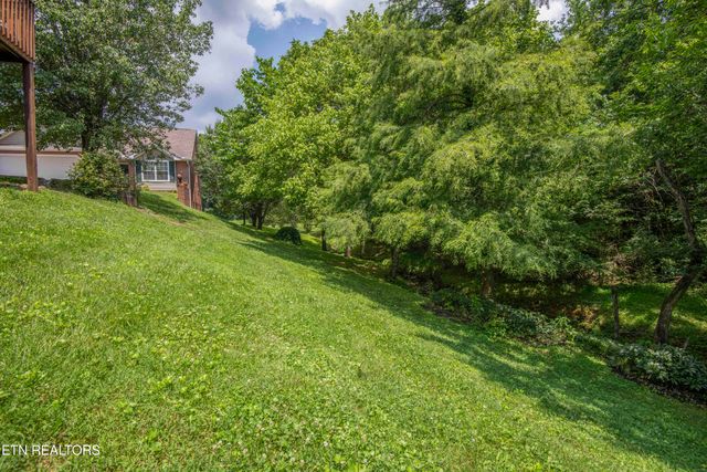 7300 Brook Run Way, Knoxville, TN 37920