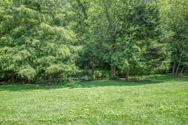 7300 Brook Run Way, Knoxville, TN 37920