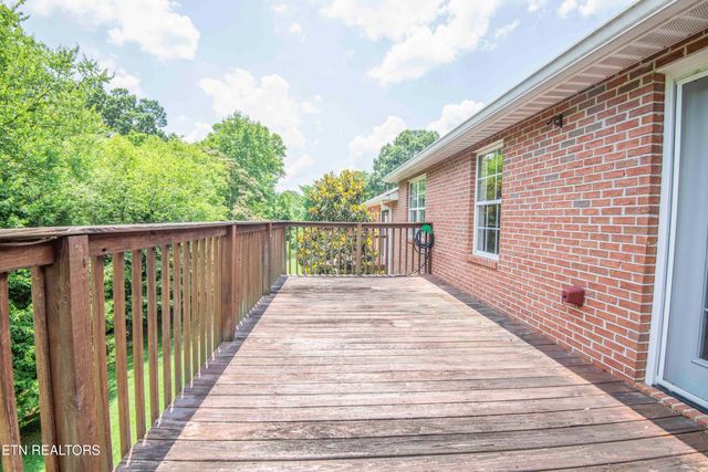 7300 Brook Run Way, Knoxville, TN 37920