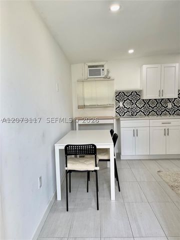 2310 N 57th Way 3, Hollywood, FL 33021