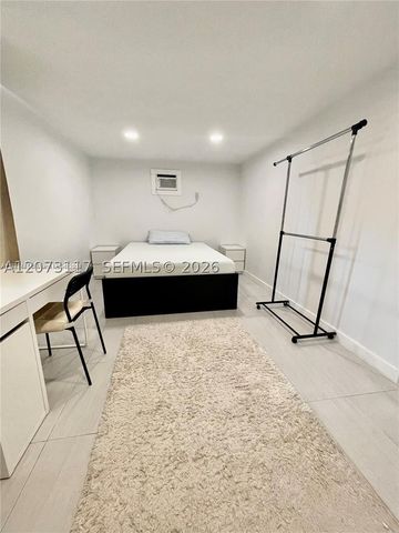 2310 N 57th Way 3, Hollywood, FL 33021