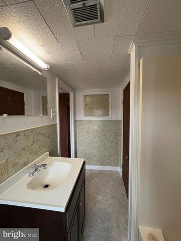 251 WAYNE AVE, Waynesboro, PA 17268