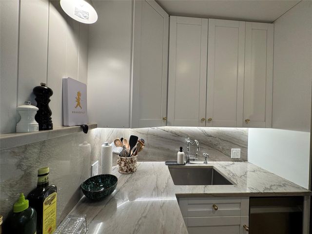 9 NE 19th Court 211C, Wilton Manors, FL 33305