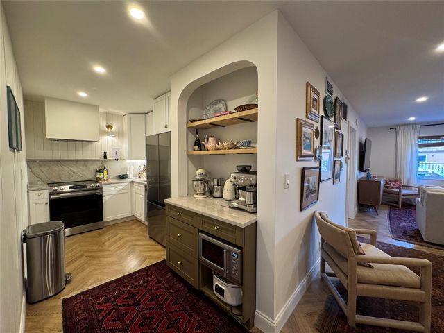 9 NE 19th Court 211C, Wilton Manors, FL 33305