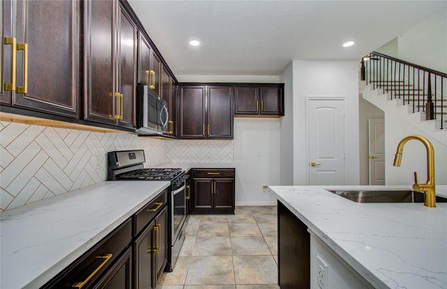 21611 Royal Melbourne Court, Porter, TX 77365