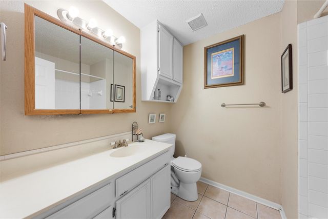312 Hedrick Drive, Hewitt, TX 76643