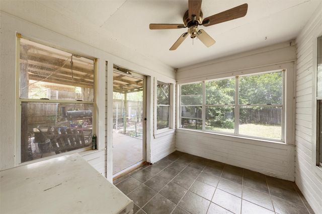 312 Hedrick Drive, Hewitt, TX 76643