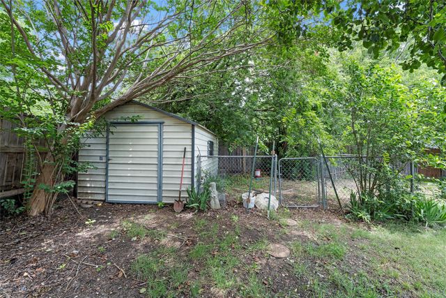 312 Hedrick Drive, Hewitt, TX 76643