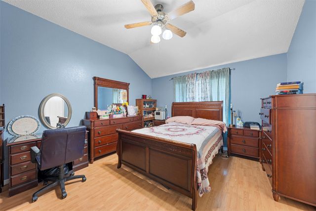 312 Hedrick Drive, Hewitt, TX 76643
