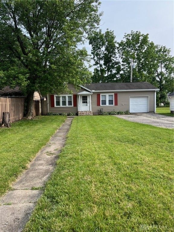 214 W Dayton Drive, Fairborn, OH 45324
