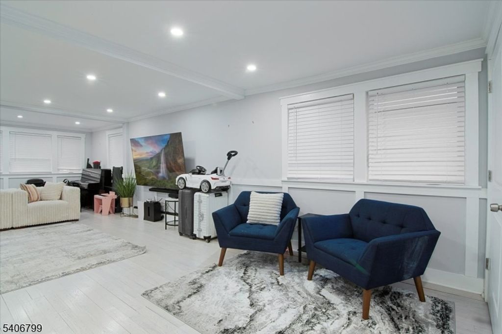113 Sanford St, East Orange City, NJ 07018 — photo 3